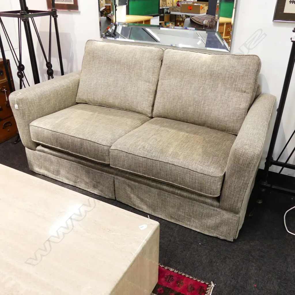 TWO SEATER SOFA 1700 x 940 x 1000mm Image 1++