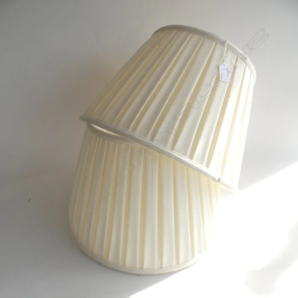 PR QUALITY PLEATED WHITE LAMP SHADES H.270mm... Image 1++