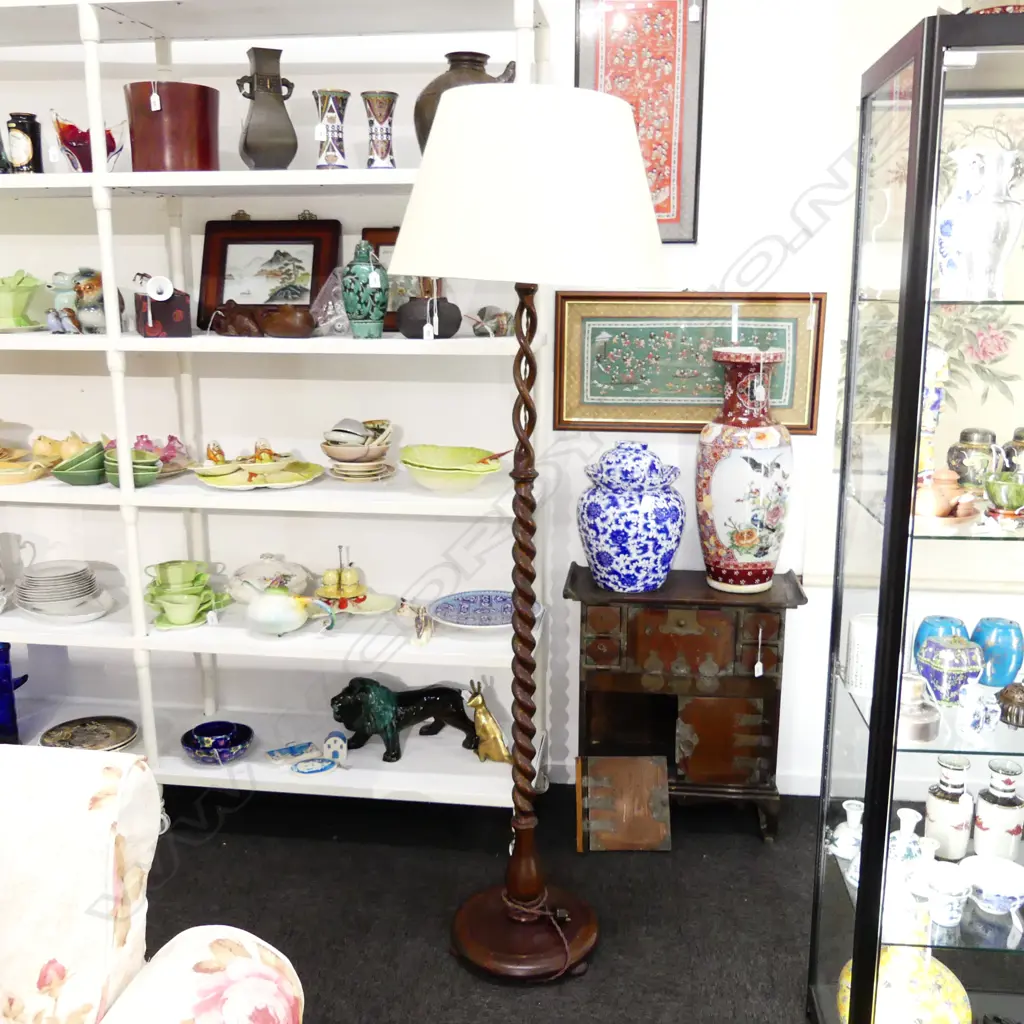 OAK BARLEY TWIST STANDARD LAMP H.1800mm Image 1++