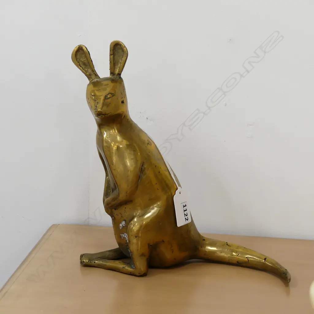 HEAVY BRASS KANGAROO H 235MM Image 1++