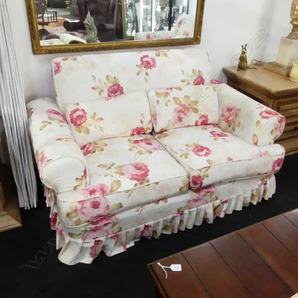 PINK ROSE FLORAL 2 SEATER COUCH  Image 1++