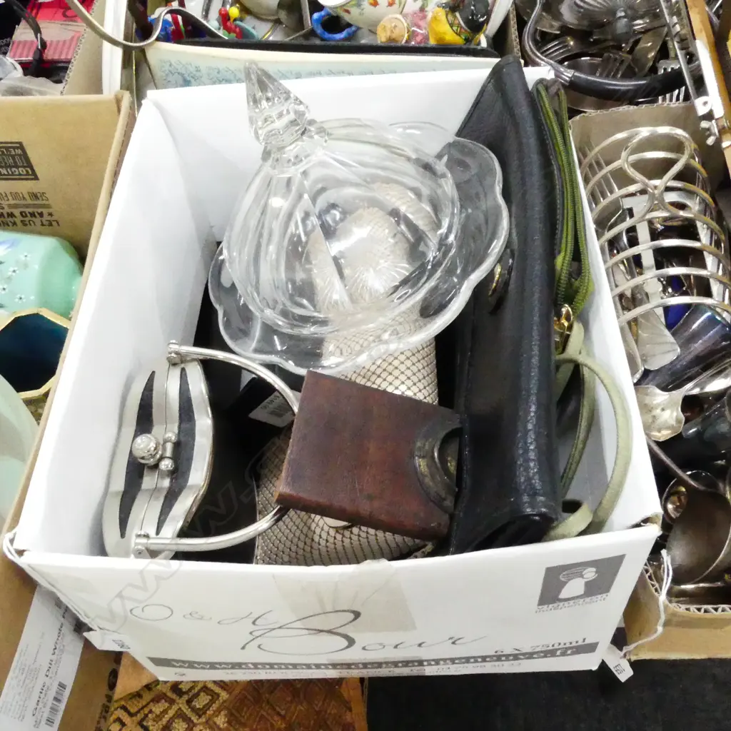 BOX LOT ASST. BAGS ETC Image 1++