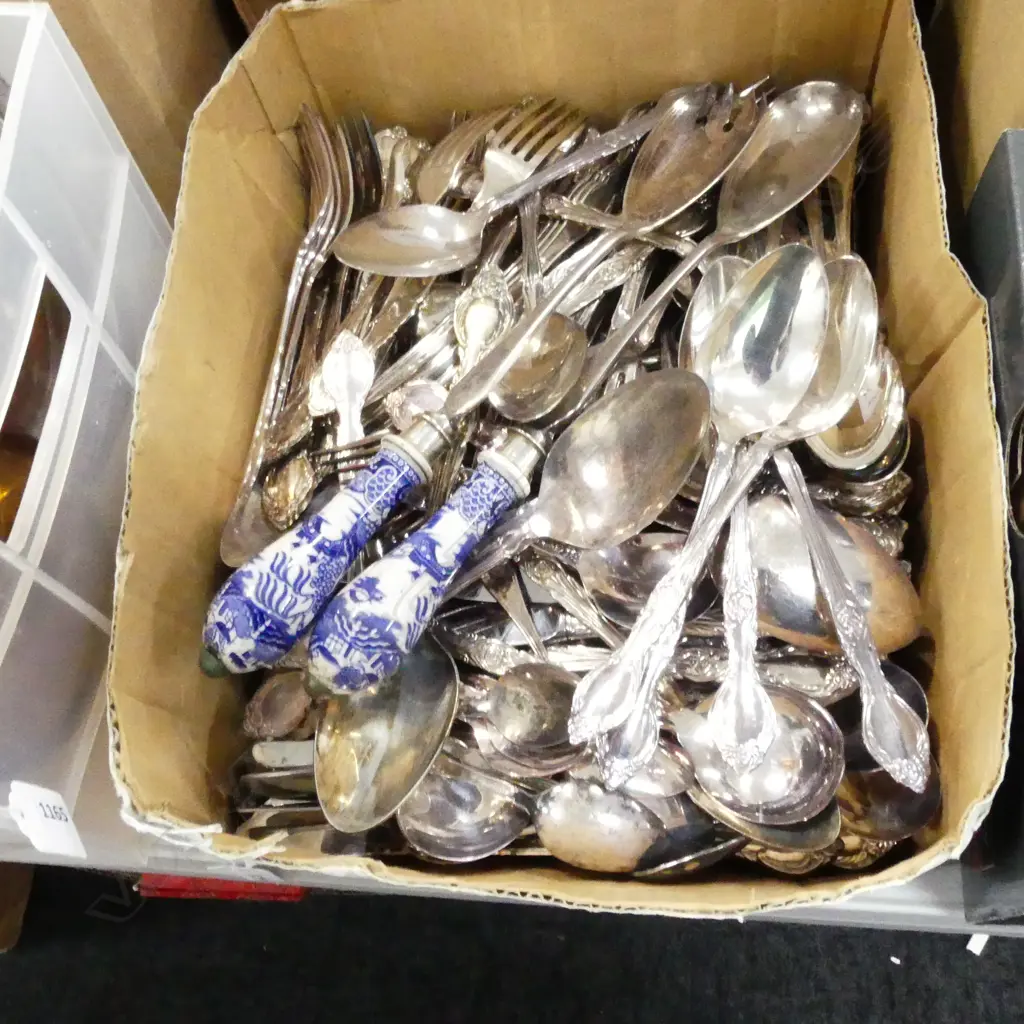 BOX LOT CUTLERY; RODD 'CAMILLE' ETC Image 1++