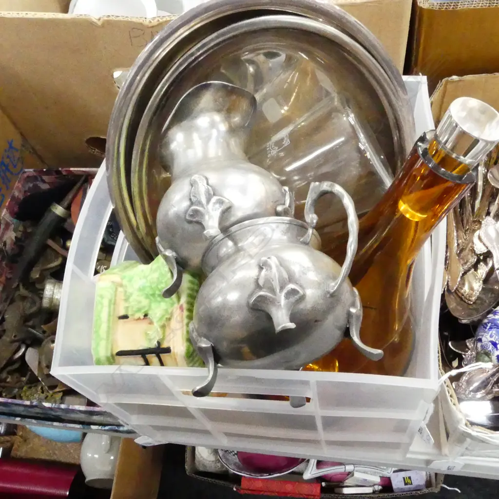 BOX LOT AMBER DECANTER (CHIPS), EP ENTREE DISH, ETC Image 1++