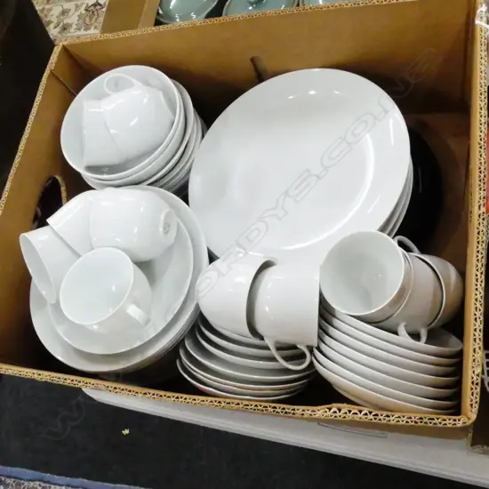 BOX LOT ASST CHINA; MOSTLY WHITE & VARIOUS MAKERS INCL ARZBERG