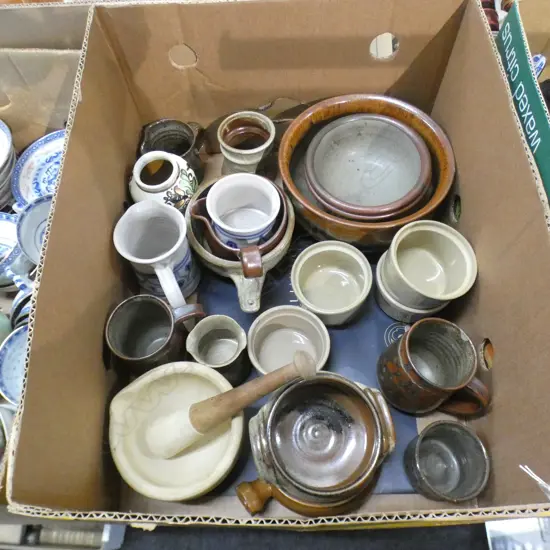 BOX ASST POTTERY INCL BOWLS, RAMEKINS, MUGS, JUGS ETC.