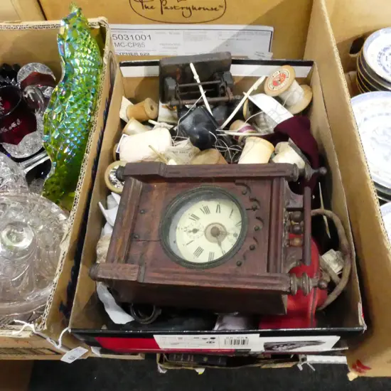 BOX LOT COTTON SPOOLS, VINTAGE CLOCK
