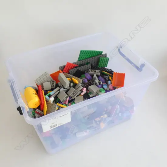 BOX OF ASSORTED LEGO
