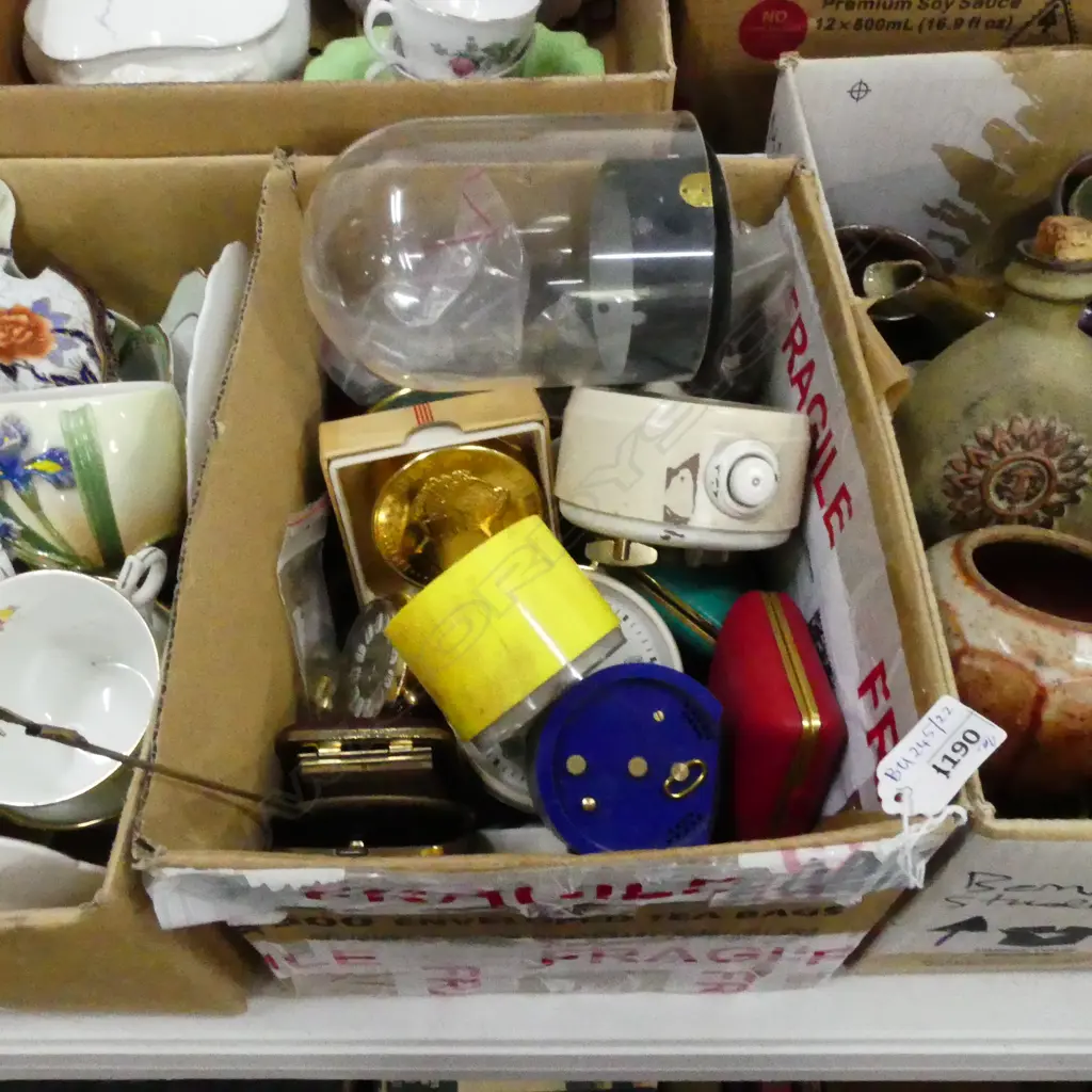 BOX LOT ASST. VINTAGE / RETRO TRAVEL CLOCKS Image 1++