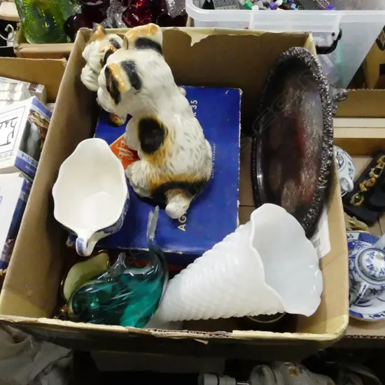 BOX LOT SLIDE PROJECTOR, CERAMIC DOGS, MILK GLASS VASE ETC
