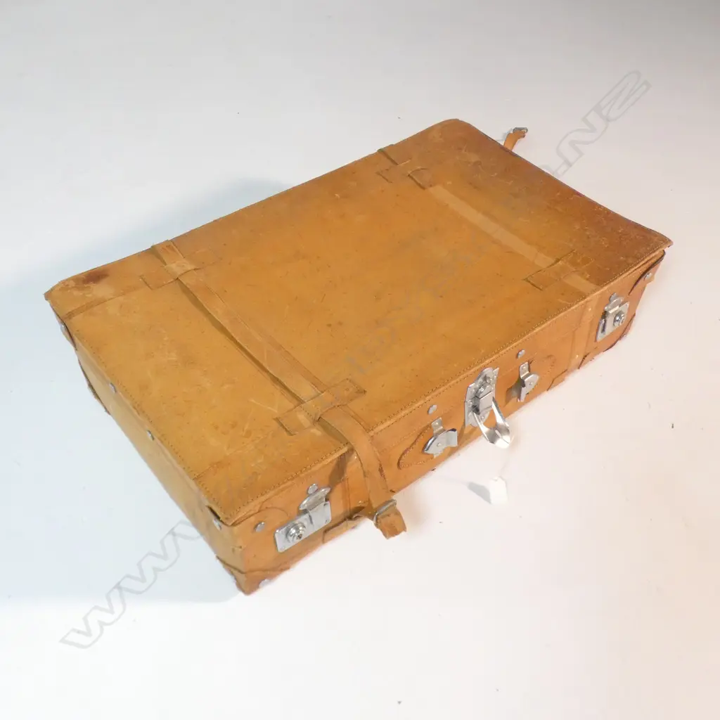 VINTAGE TAN LEATHER SUITCASE W.760mm no handle Image 1++