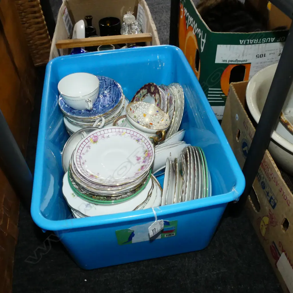 BOX LOT OF CHINA Image 1++