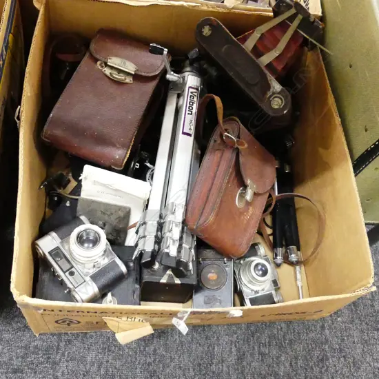 BOX LOT ASST. VINTAGE CAMERAS, BOX BROWNIES, CASES, STANDS ETC