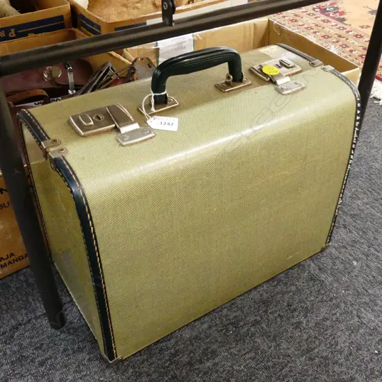 CASED HASQUVANA SEWING MACHINE W.425mm