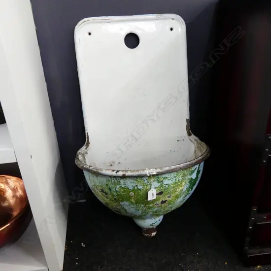 VINTAGE ENAMEL WALL FOUNTAIN H.750mm