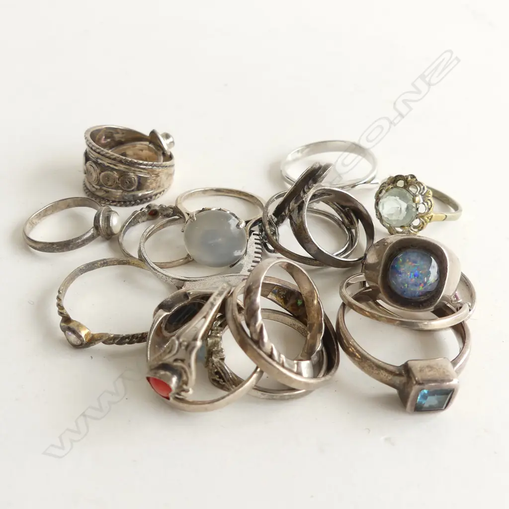 BAG 21 ASST 925 & STG SILVER RINGS 44GMS  Image 1++