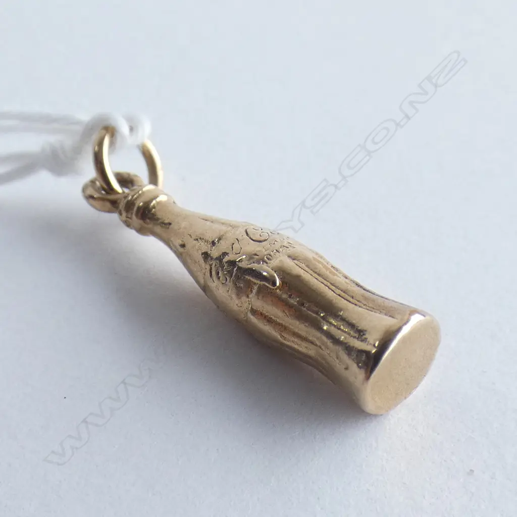 9CT COKE BOTTLE CHARM 3.3gms Image 1++