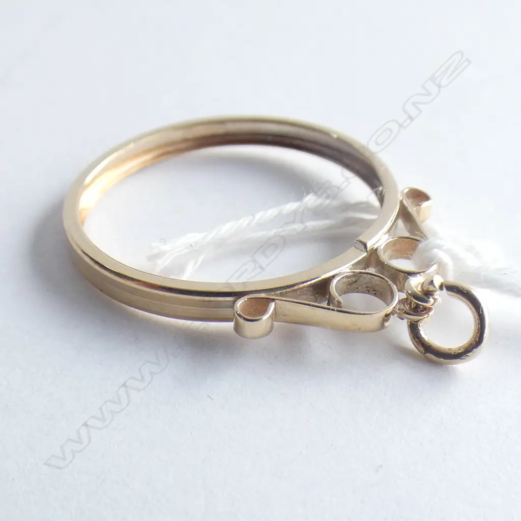 9CT GOLD SOVEREIGN PENDANT FRAME Image 1++