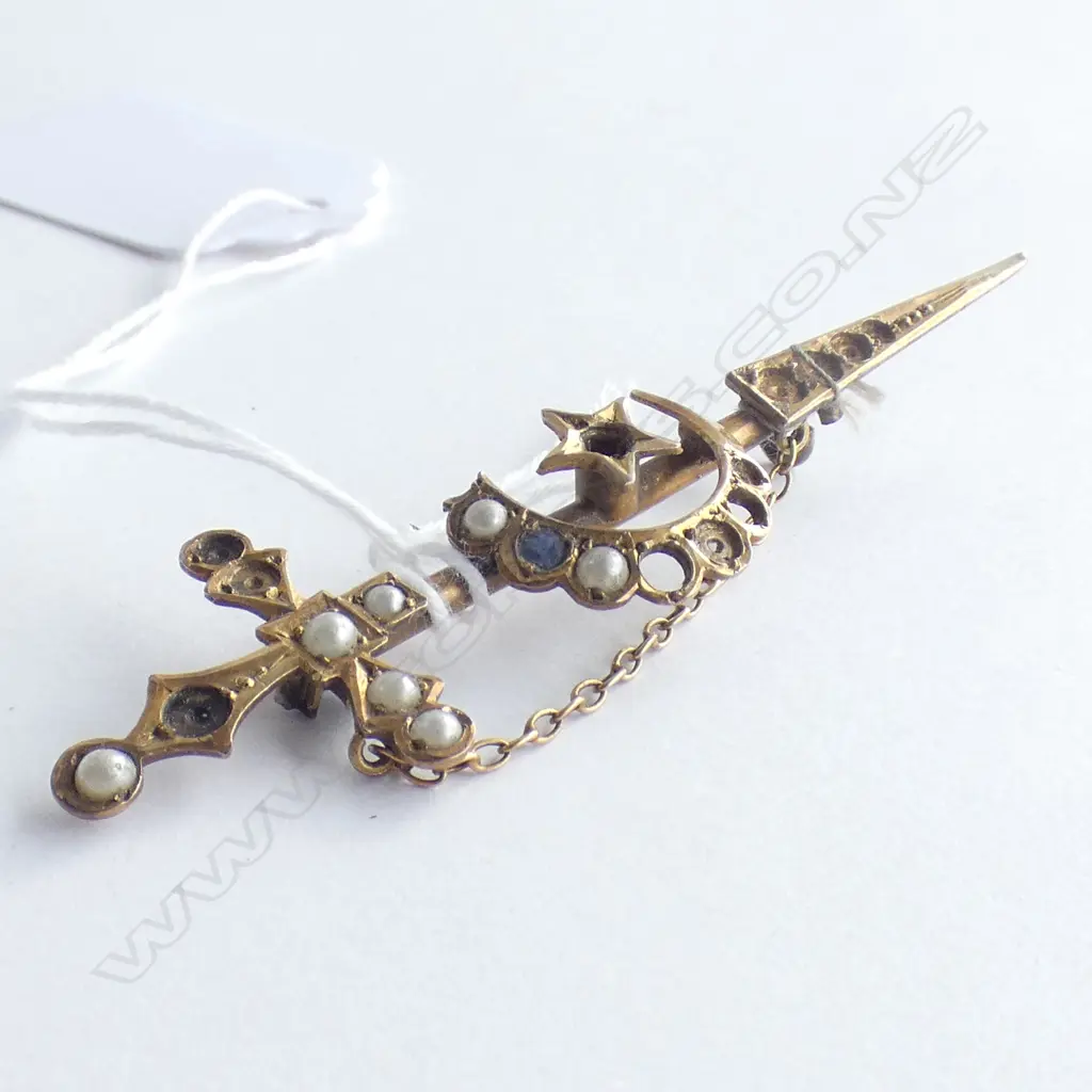 9ct GOLD C1900 SWORD BROOCH SEED PEARLS MISSING Image 1++