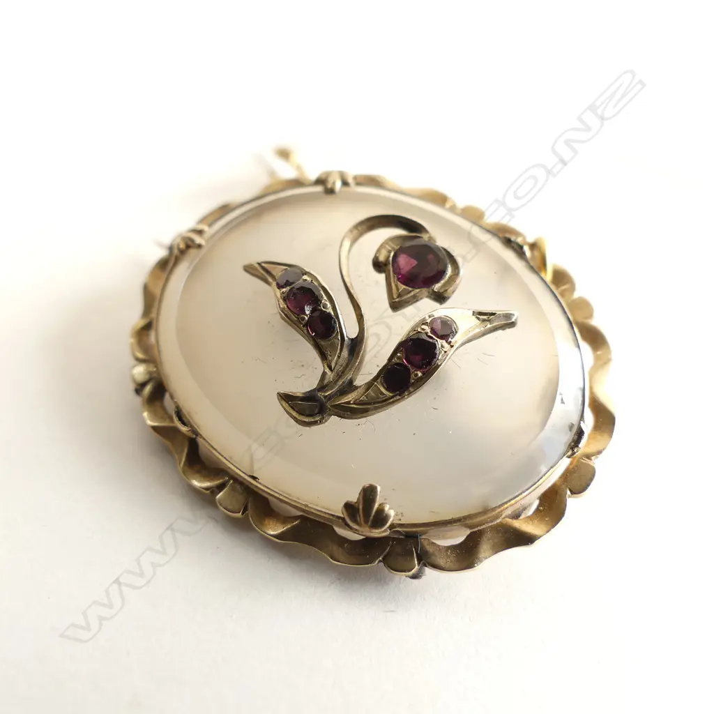 c1900 9ct AGATE & GARNET OVAL BROOCH 3 CLAWS BROKEN  Image 1++