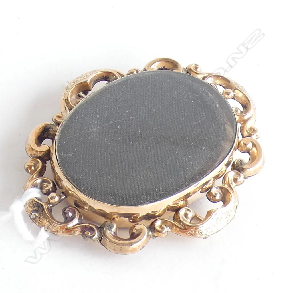 VICTORIAN 9CT LOCKET BROOCH 13.7gm. W.55mm Image 1++