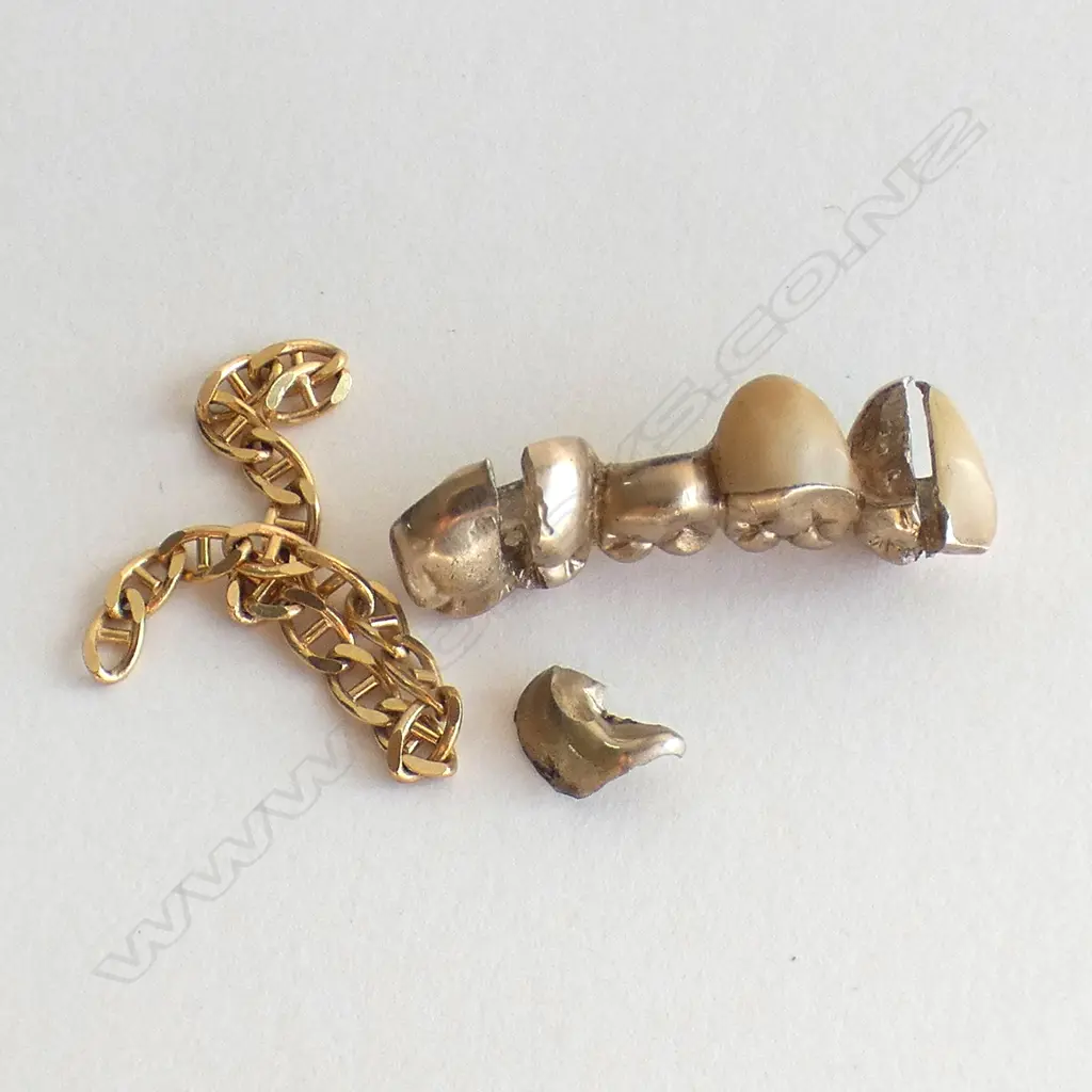SCRAP GOLD TEETH CAPS + SHORT CHAIN LENGTH 8.3gm Image 1++