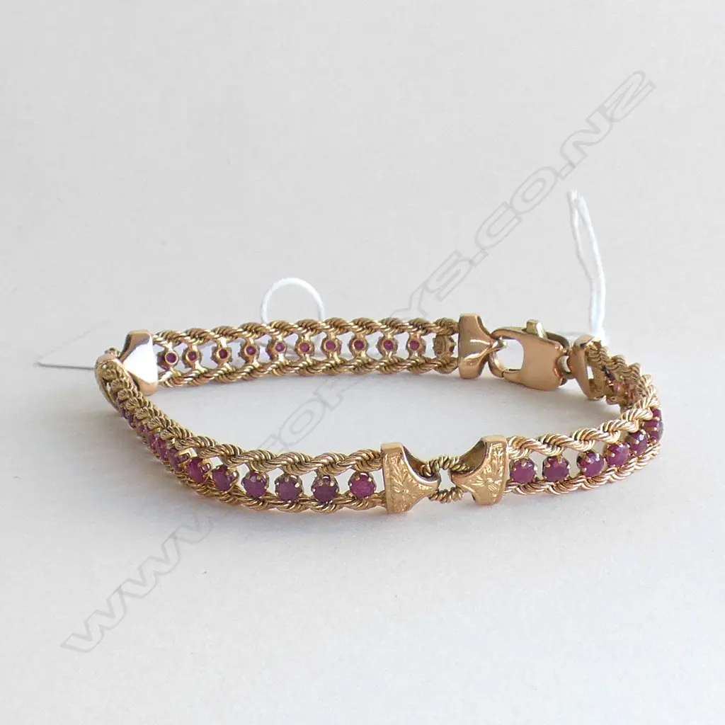 14K GOLD & RUBY BRACELET 14gms Image 1++