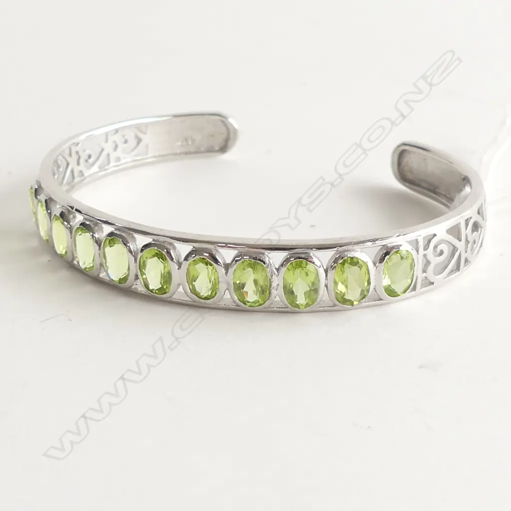 STG & PERIDOT BANGLE 10 GRAMS Image 1++