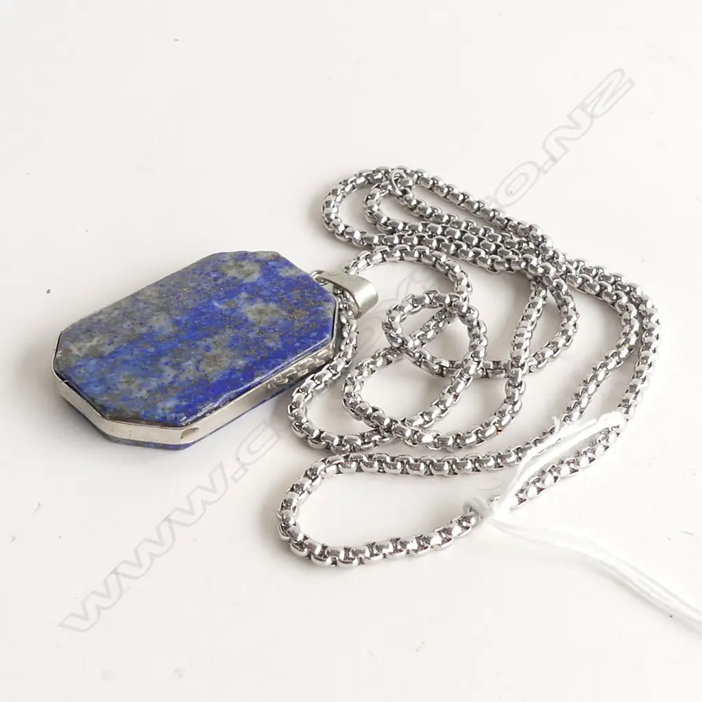 LGE LAPIS LAZULAI OCTAGONAL PANELLED PENDANT ON CHAIN Image 1++