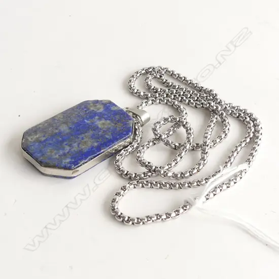 LGE LAPIS LAZULAI OCTAGONAL PANELLED PENDANT ON CHAIN