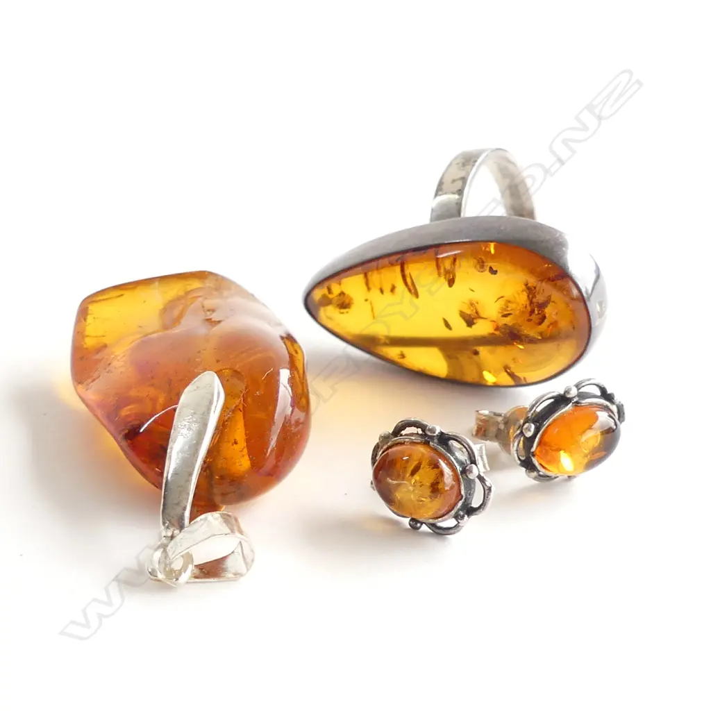 STG SILVER SET AMBER WITH INCLUSIONS;  PENDANT, RING & STUD EARRINGS  Image 1++