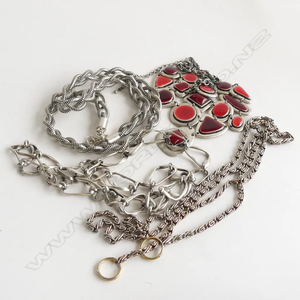 4 COSTUME JEWELLERY NECKLACES INCL HEAVY CHAIN  Image 1++