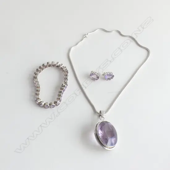 STG SILVER SET LG AMETHYST PENDANT & CHAIN, BRACELET & STUD EARRINGS