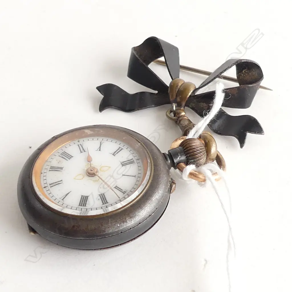 ANTIQUE GUN METAL FOB WATCH WITH MATCHING BOW BROOCH Image 1++