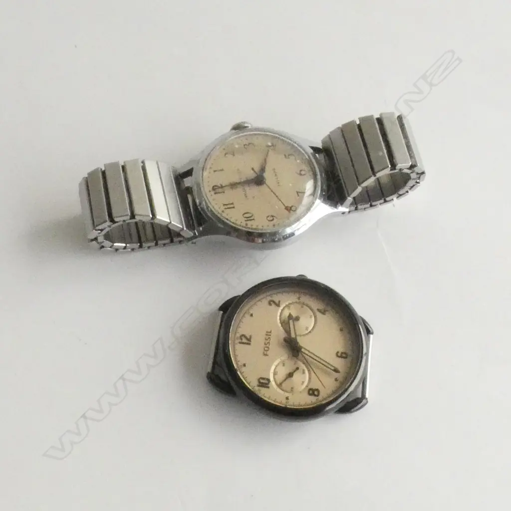 FOSSIL WATCH (NO STRAP) NOT WORKING + VINTAGE INGERSOLE LTD WATCH - WORKING Image 1++