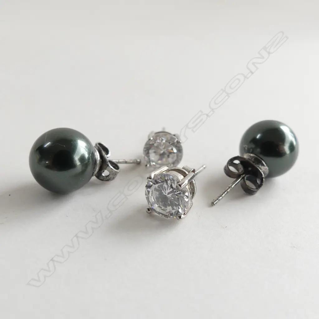 2 PAIRS OF STUD EARRINGS; ONE PAIR BLACK PEARLS & ONE PAIR CZ  Image 1++
