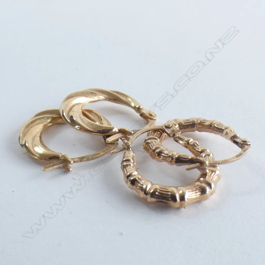 2 PRS GOLD HOOP EARRINGS 9CT & 10K Image 1++
