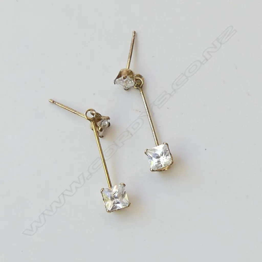 PR CZ DROP EARRINGS NO SCROLLS Image 1++