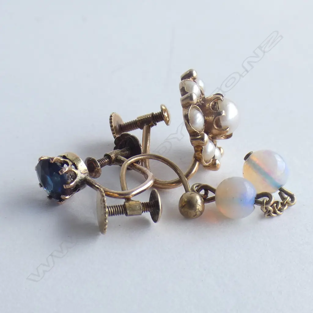 3 INDIVIDUAL EARRINGS. PEARLS. OPAL ETC. 3.3gms Image 1++