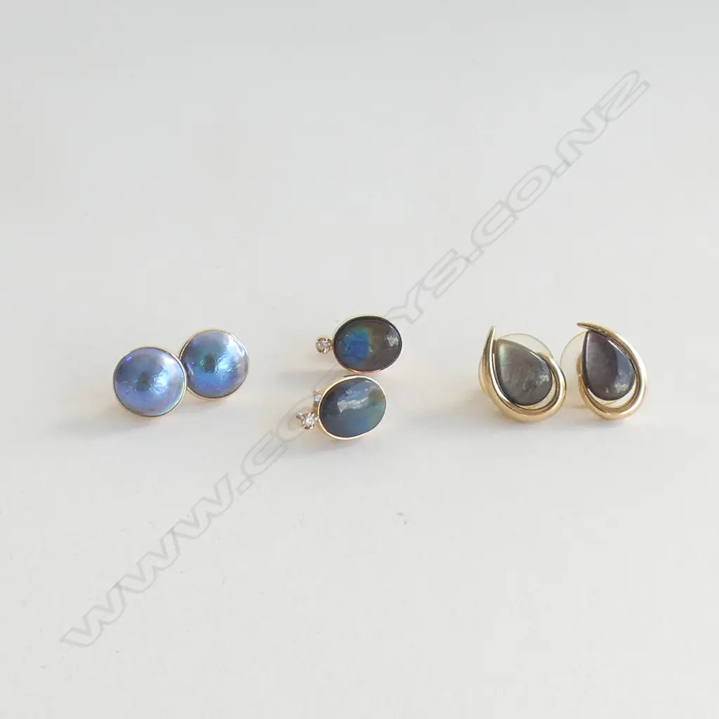 3 PR GOLD TONE & COLOURED STONE STUD EARRINGS  Image 1++