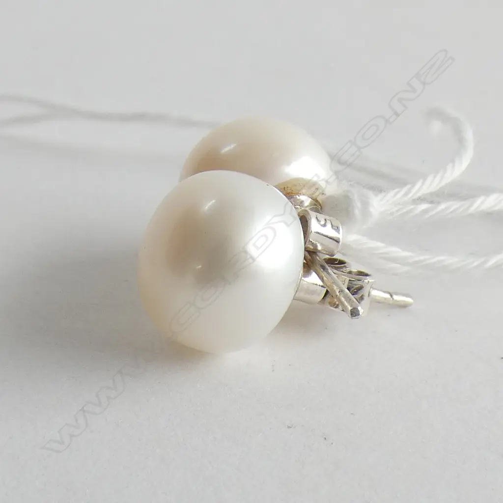 PR PEARL & 925 SILVER STUD EARRINGS Image 1++
