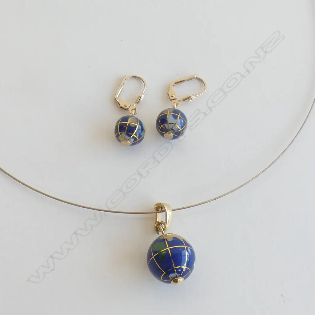 14CT BLUE WORLD GLOBE PENDANT + EARRINGS ON 9CT Y/WG WIRE NECKLACE Image 1++