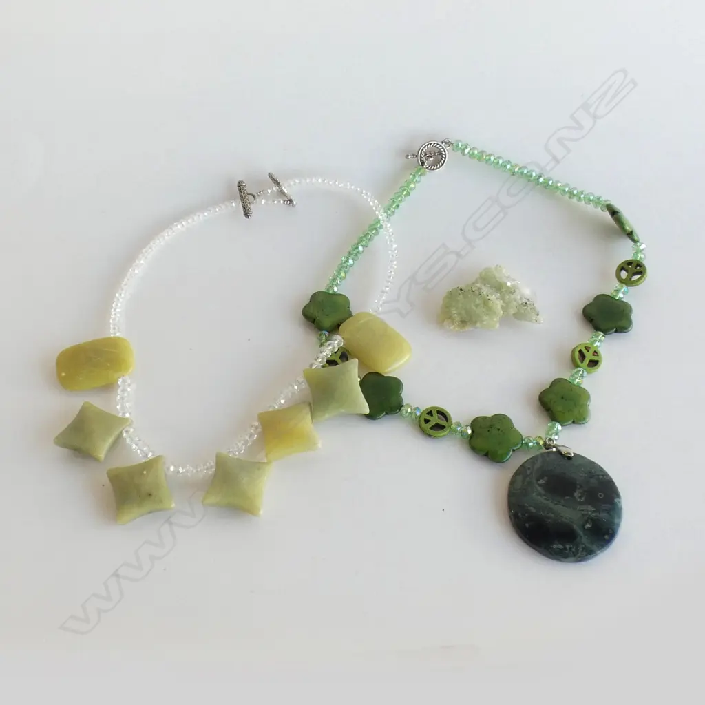 PR GLASS & GREEN STONE NECKLACES+ PC GREEN UNPOLISHED STONE Image 1++