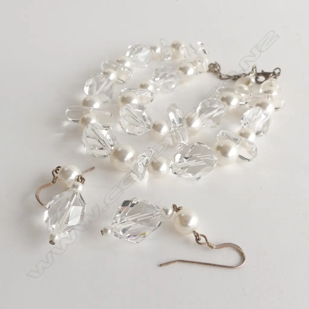 3 PC SET - FAUX PEARL & FACET CUT CRYSTAL NECKLACE (210MM) &  DROP EARRINGS  Image 1++