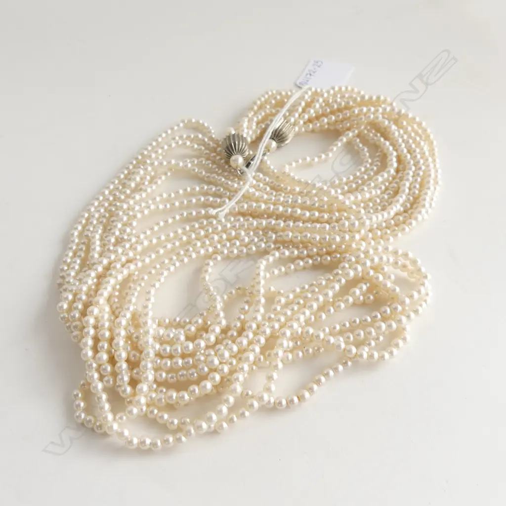 6 STRAND SM FAUX PEARL BEAD NECKLACE WITH DETAILED CLASP (L460MM)  Image 1++