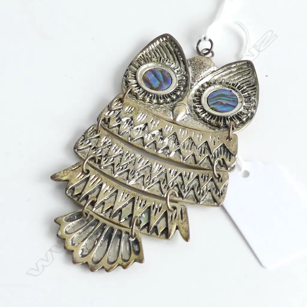 LG OWL PENDANT WITH PAUA SHELL EYES 95 X 50MM Image 1++