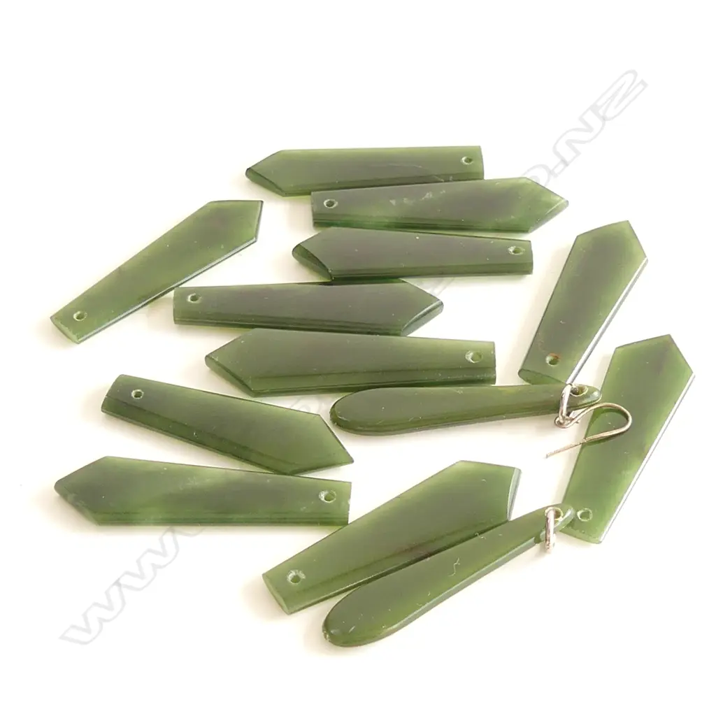 11 POUNAMU PENDANT / EARRING DROPS + PR EARRINGS Image 1++