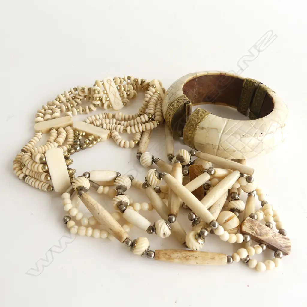 2 AFRICAN STYLE BONE NECKLACES & HINGED BANGLE Image 1++