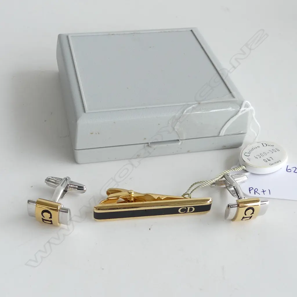 CHRISTIAN DIOR CUFFLINKS & TIE PIN - ORIGINAL SWING TAG Image 1++
