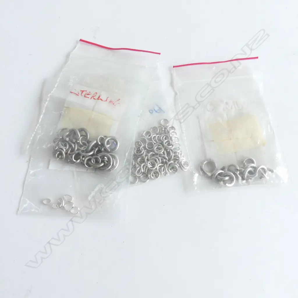 BAGS MULTIPLE SILVER JUMP RINGS Image 1++